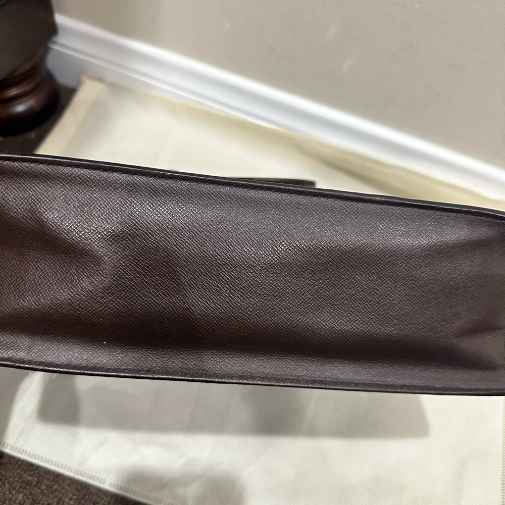 Authentic Louis Vuitton - Picture 5 of 7